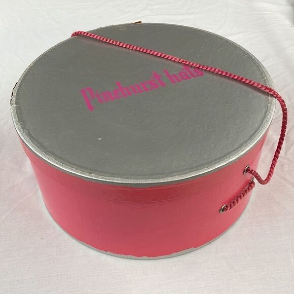 **Host Pick** VTG Yves Saint Laurent Velvet Beret Hat with Bow Circa 1960 - Picture 16 of 16